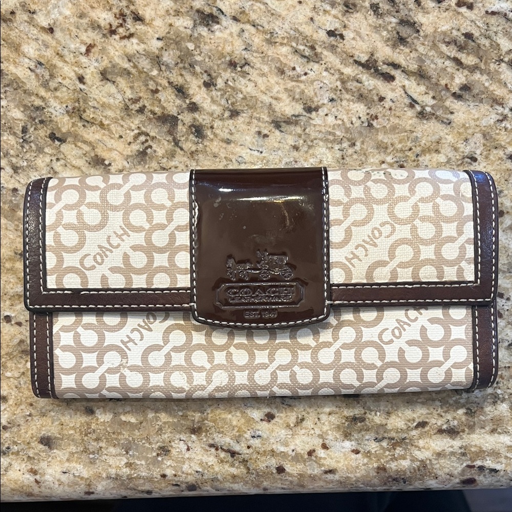 Coach Vintage Penelope Op Art Signature
Wallet - Tan and Brown